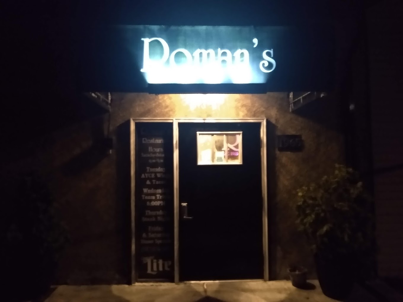 Roman's Lounge & Catering